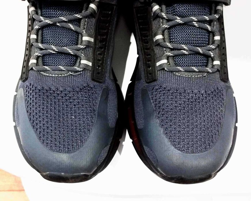 Кросівки на хлопчика на липучках.Розмір 39.Стелька 25см