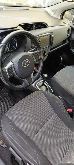 Toyota Yaris Hybrid 1.5 Comfort Navi à Venda