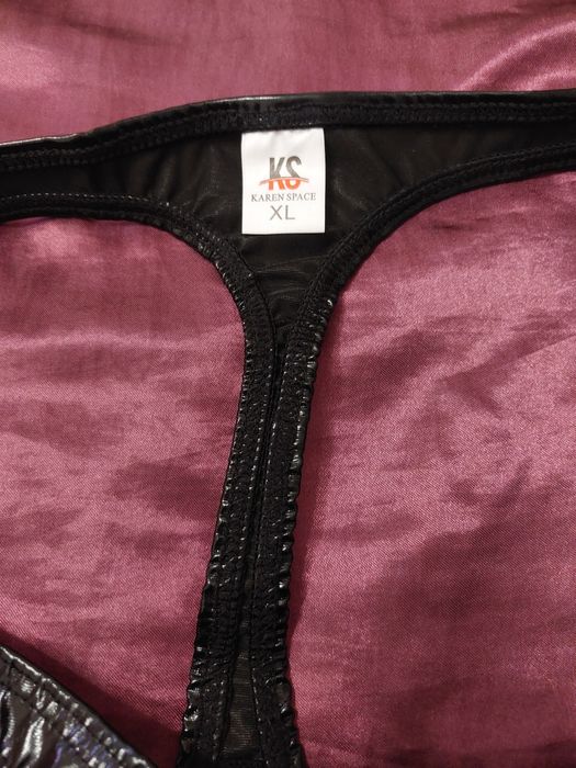 Stringi męskie lakierowane