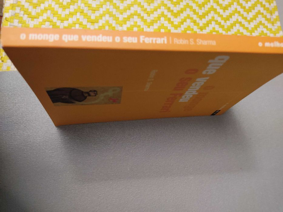 O Monge que vendeu o seu Ferrari -
Robin S. Sharma