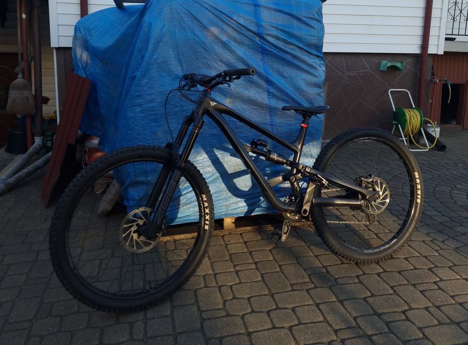 PILNE YT capra Core 1 2023 L 29 FOX X2 SRAM GX