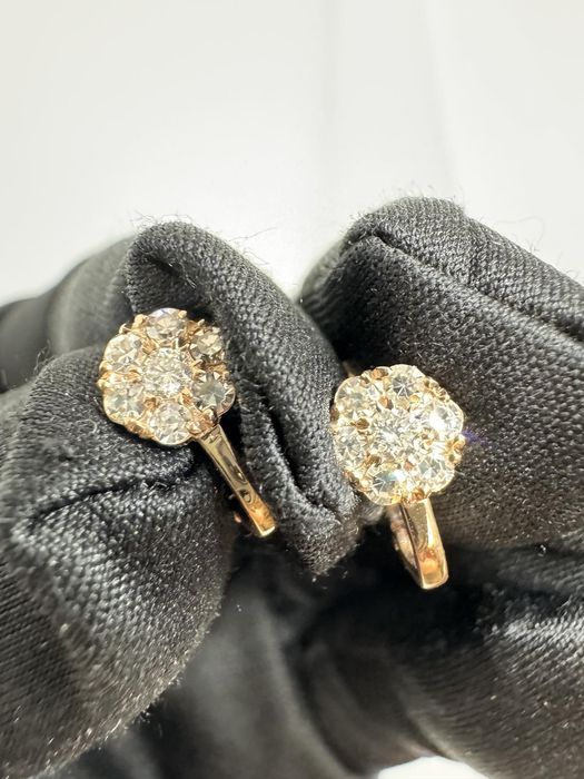 Сережки золоті 585 проби з діамантами 0,40 карата. Сережки для дівчинки. Перші прикраси для юної леді.