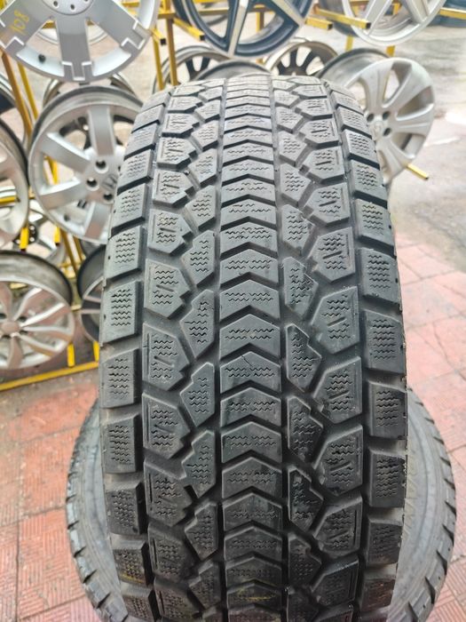 Шины 275/60/18 Dunlop Studless