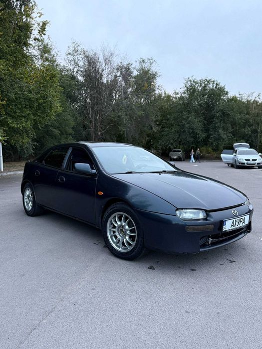 Mazda 323F BA 1998