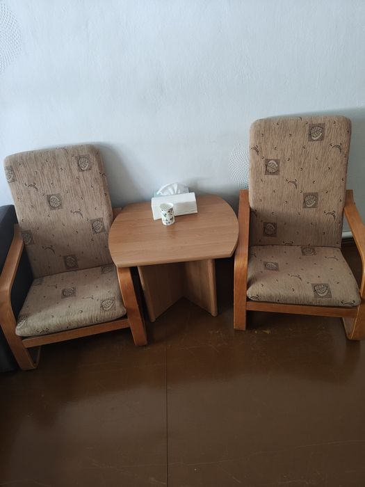 Sprzedam 2 fotele i stolik