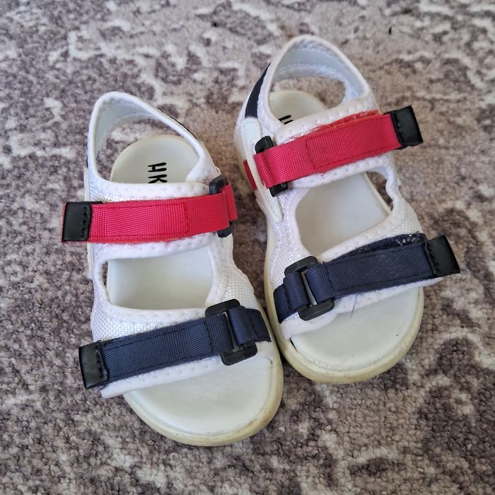 Босоніжки кросівки тапочки дівчинки розмір 26