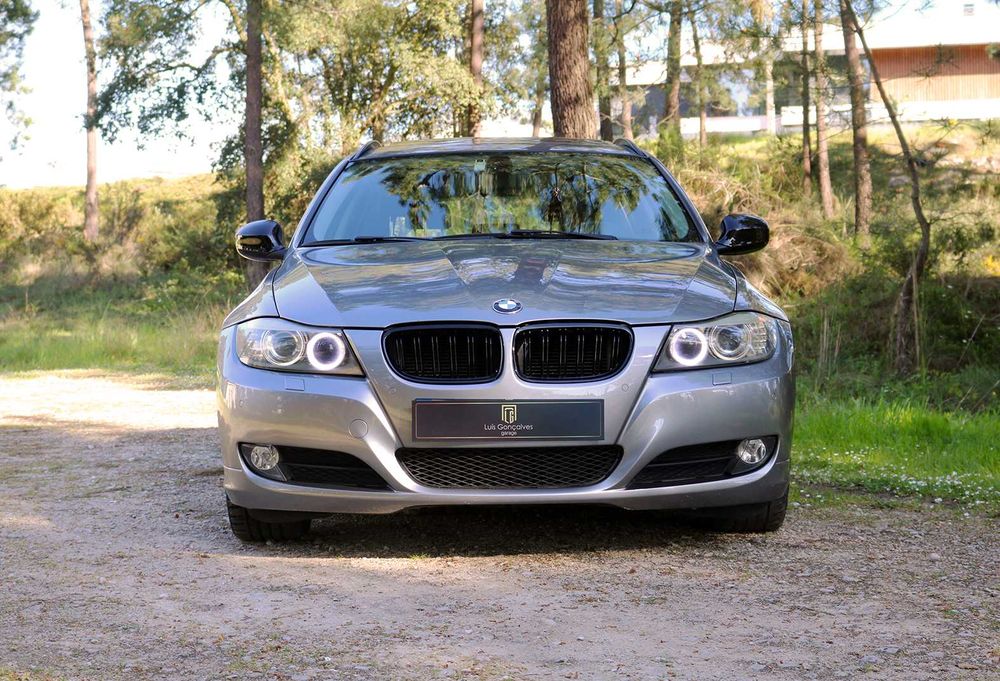 BMW 318d LCI Navigation **Irrepreensível**