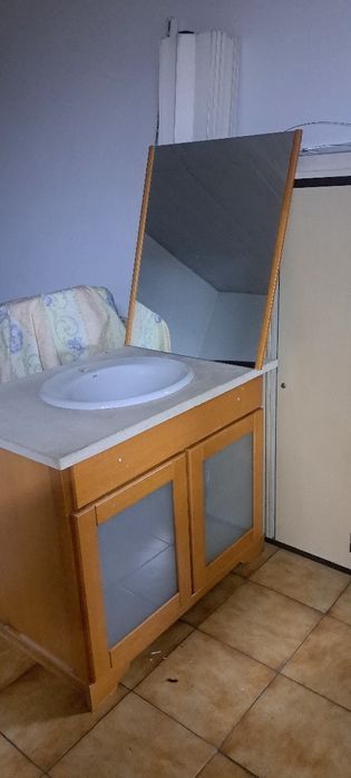Móvel de lavatorio com espelho