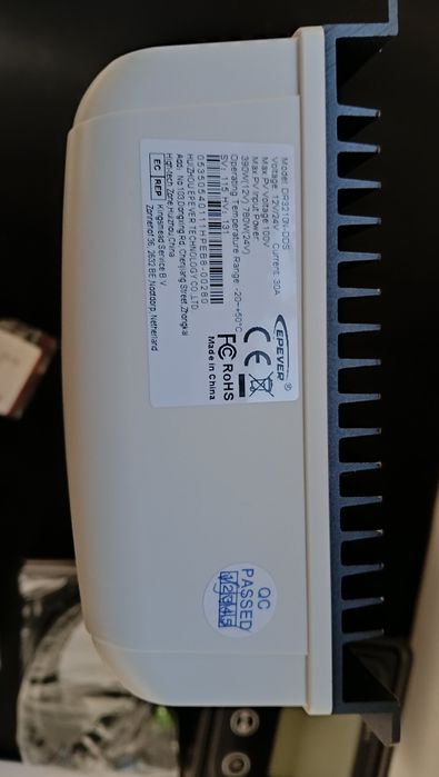 Epever regulator MPPT z panelem sterującym