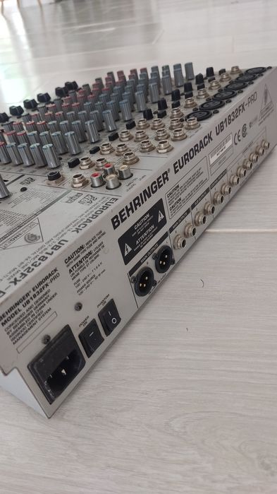 Behringer Eurorack UB 1832 Fax pro