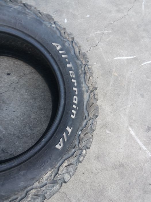 Vendo pneus novos 245/65/17 BF Goodrich