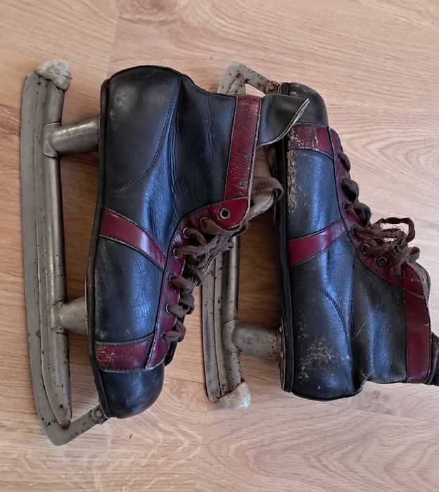 Sprzedam łyżwy hokejowe