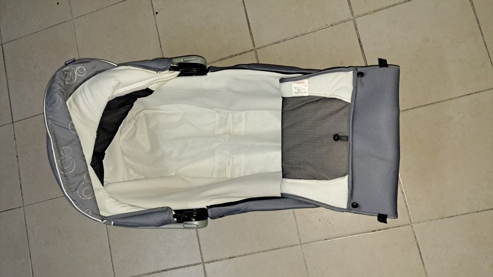 Chicco Trio Living (carro, ovo, base para o ovo, alcofa)