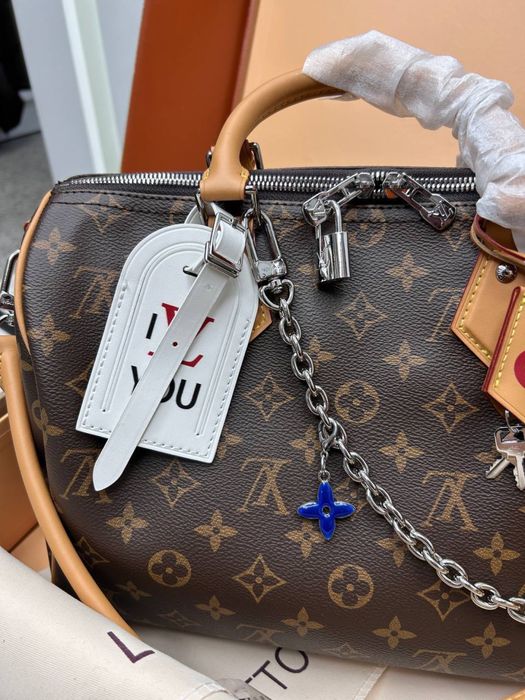 Сумочка в стилі LV