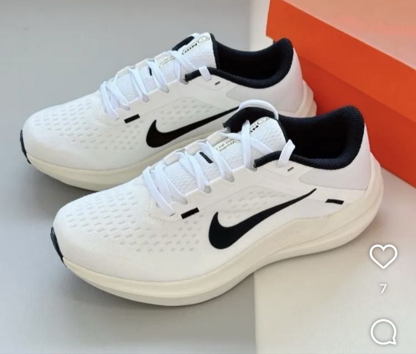 Кросівки жіночі  Nike Air Zoom Winflo10