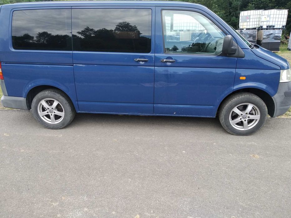Volkswagen Transporter 2.5 TDI  9-osobowy Klimatyzacja Webasto