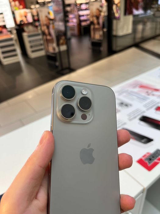 iPhone 16 Pro 128 GB Natural Titanium | Idealne zdjęcia z Wakacji!