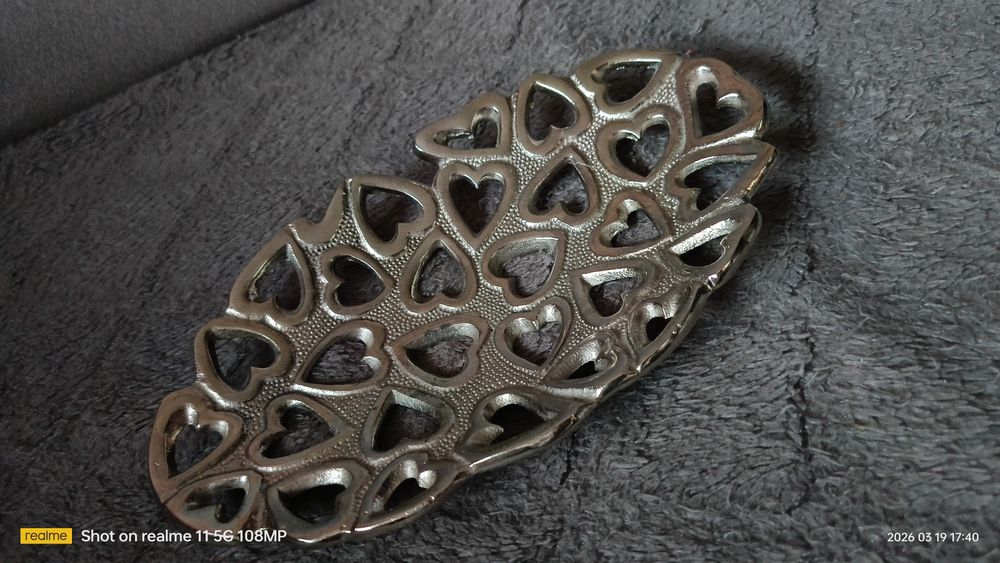 Srebrna owalna taca.