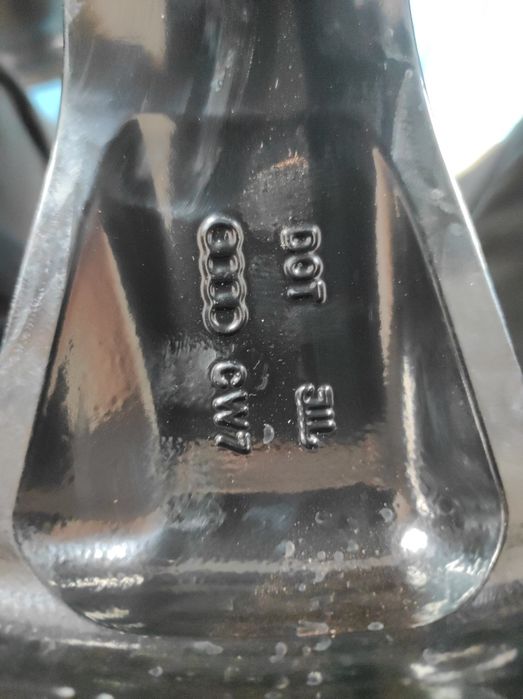 396 Felgi aluminiowe ORYGINAŁ AUDI R 19 5x112 otwór 57,1 mm  CZARNE