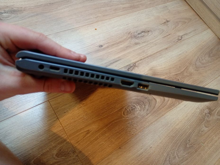 Sprzedam laptop asus