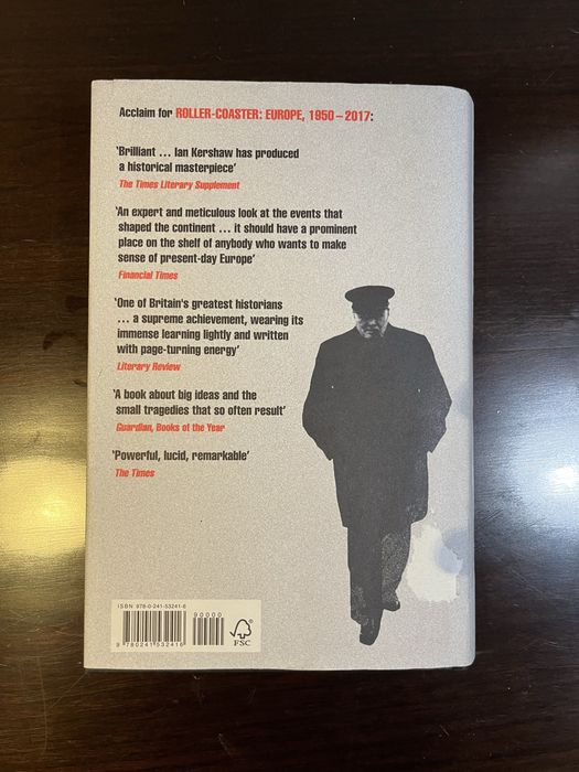 O livro “Personalidade e Poder” por Ian Kershaw em inglês