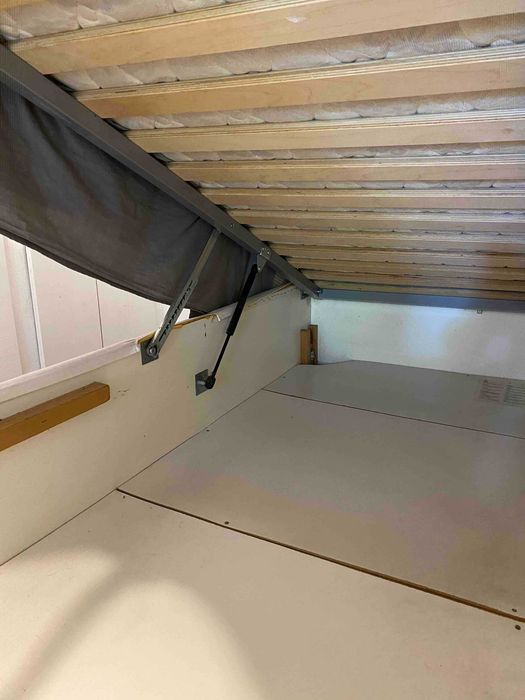 Estrutura de cama estofada tipo sommier IKEA + estrado elevatório p/arrumação | 140x200