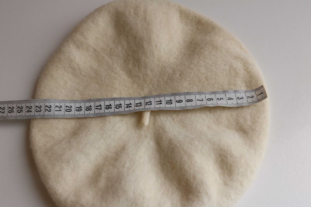 Берет класичний бежевий вовна