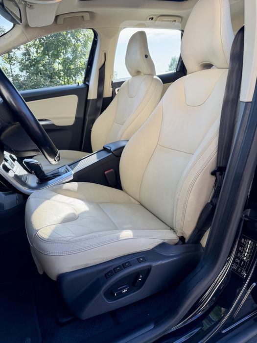 VOLVO XC60 2.0 DIESEL 136 Km 2012 RokAUTOMAT