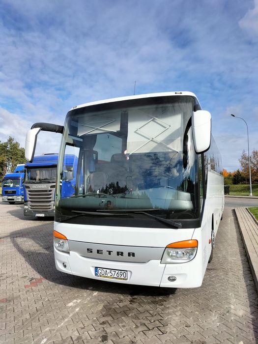 Wynajem autobusu 50 osób – Poznań | Polska | UE