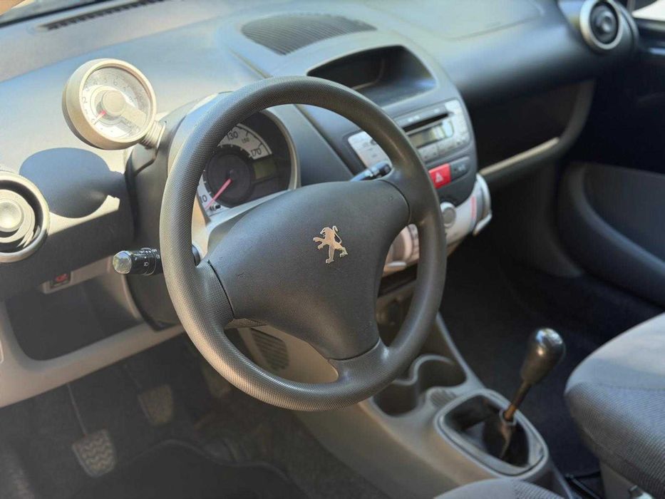 Peugeot 107 de 2008 em ótimo estado