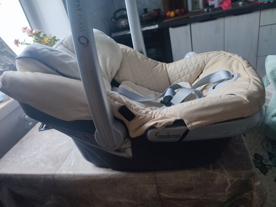 Продам автокрісло (автолюльку)