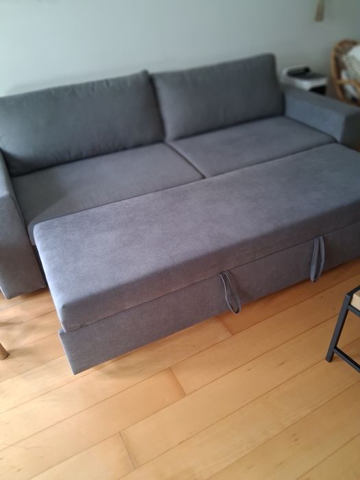 Sofá cama casal com 1 ano, pouco uso, como novo. Em Vagos.