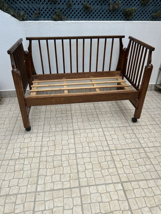 Vendo cama de bebe / crianca.