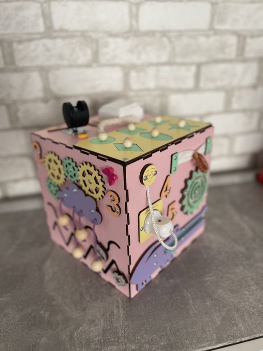 Бізікуб для малечі