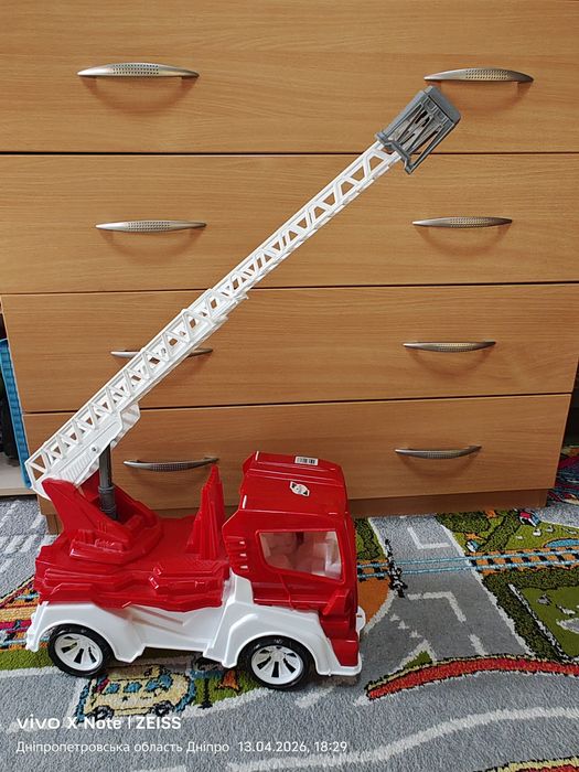 Пожежна машина велика