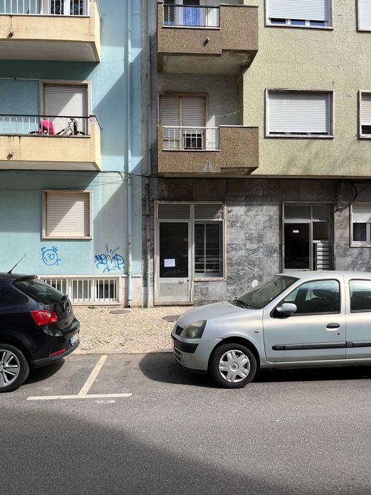 Arrendamento loja Algés