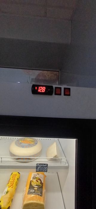 Холодильний регал шафа техно холод