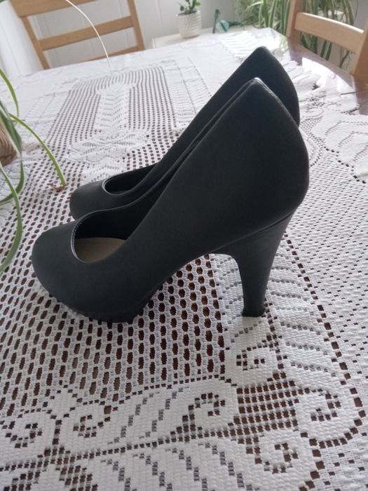 Buty damskie rozmiar 37 na obcasie czarne