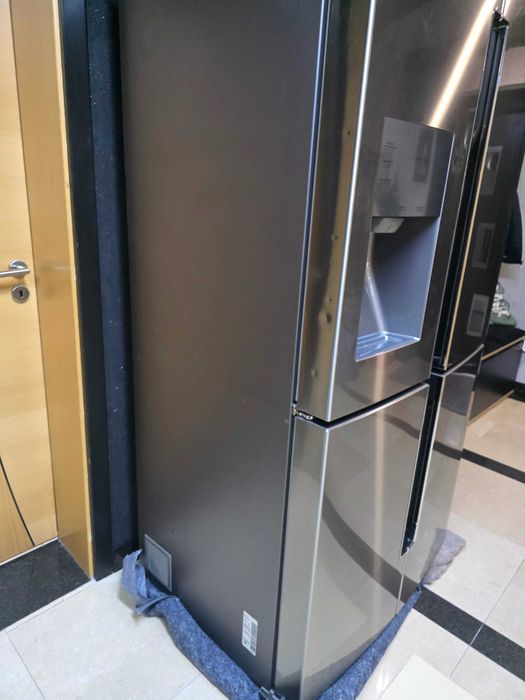 Samsung RF56J9041SR chłodziarko-zamrażarka