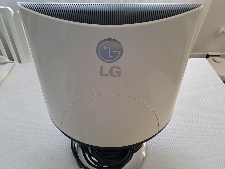 Monitor LG a funcionar