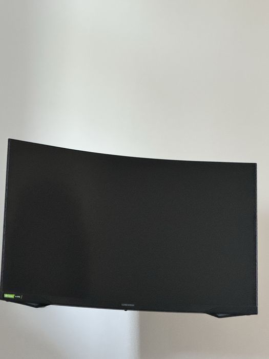 Monitor Samsung Odyssey G7 32” Curved 240 Hz