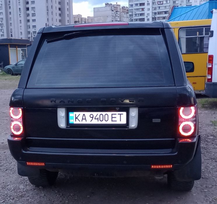 Автомобіль Ленд Ровер Рендж Ровер Вог