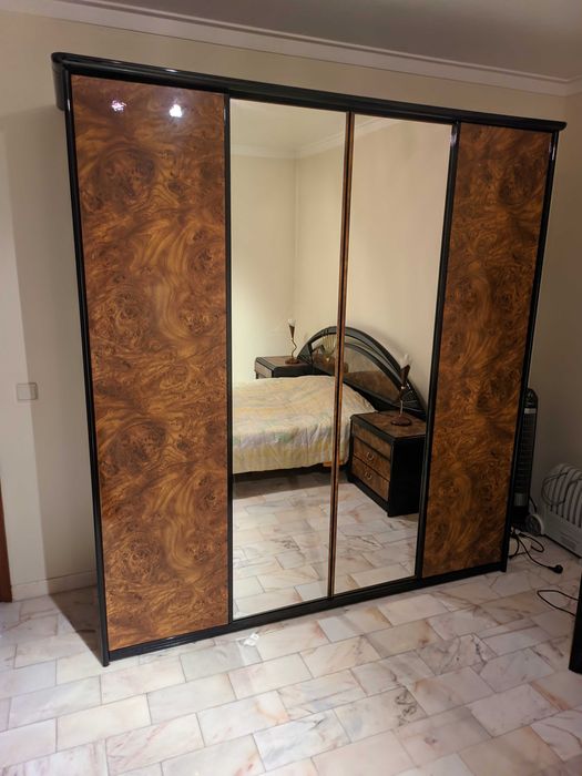 Mobilia de quarto sem uso