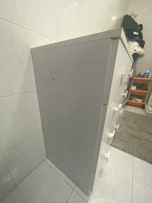 Cómoda de 4 gavetas