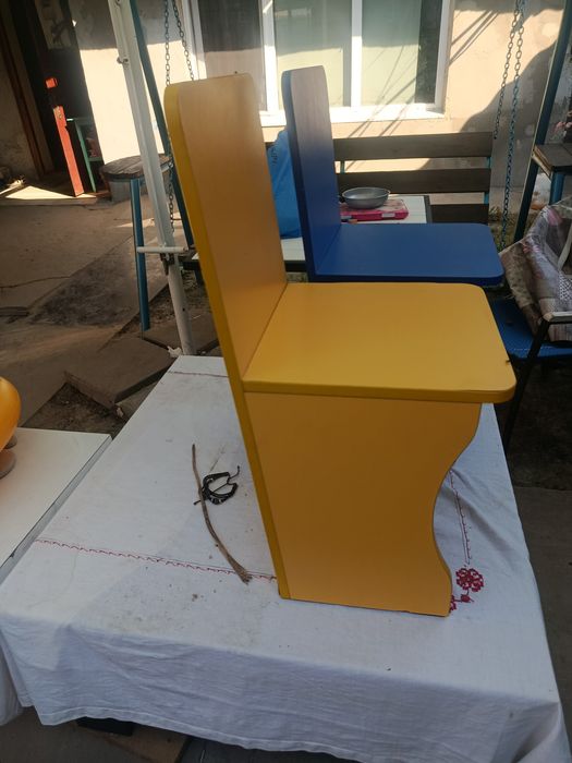 Продам 2 стула в паре