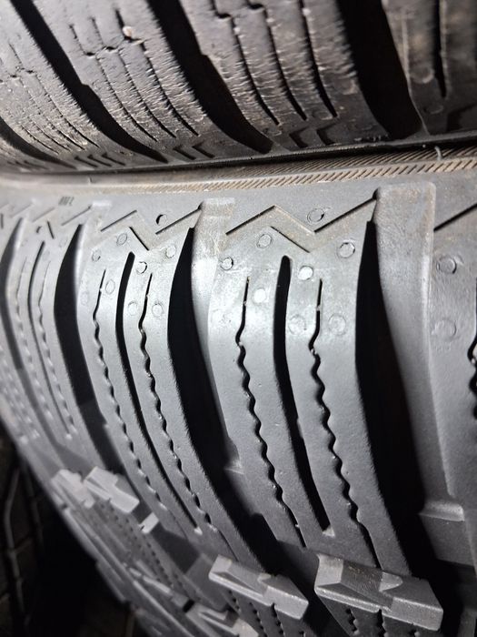 255/45 19 Nokian WR SUV 4