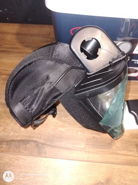 Czapka ochronna z wizjerem i respiratorem JSP POWERCAP ACTIVE
