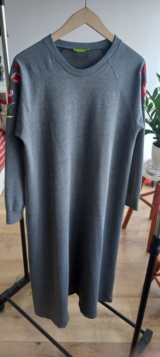 Sprzedam sukienke długą z motywem