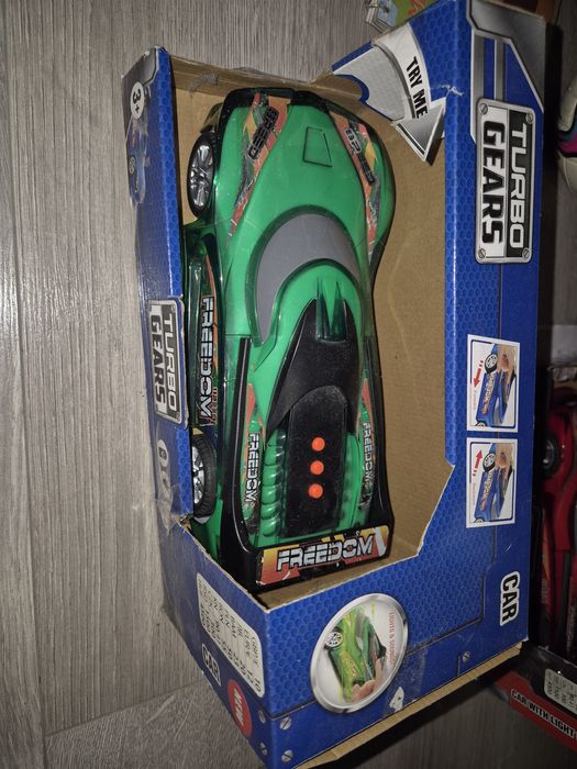 Samochód auto z dźwiękami