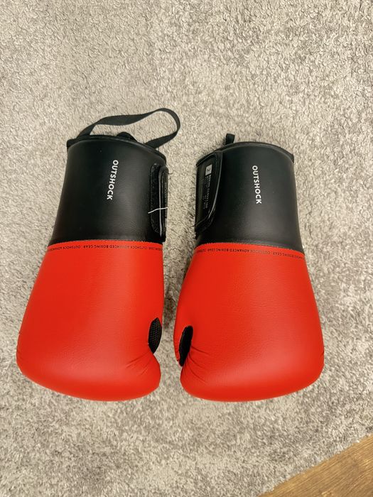 Conjunto luvas boxe e caneleiras kickboxe